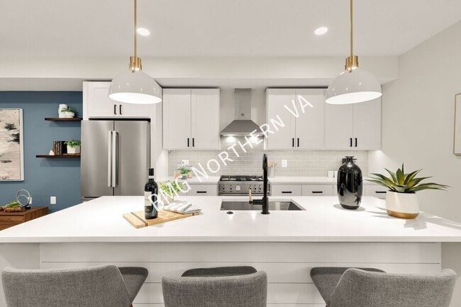 Building Photo - 2829 13th St NW