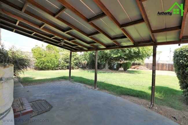 Building Photo - 2413 Ramona Pl