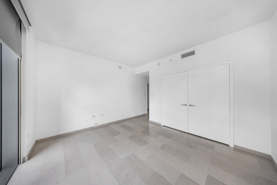 Building Photo - 88 SW 7th St