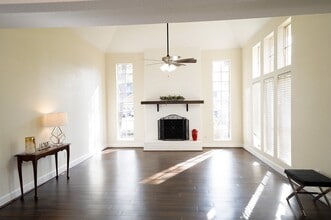 Building Photo - 11822 Hillbrook Dr