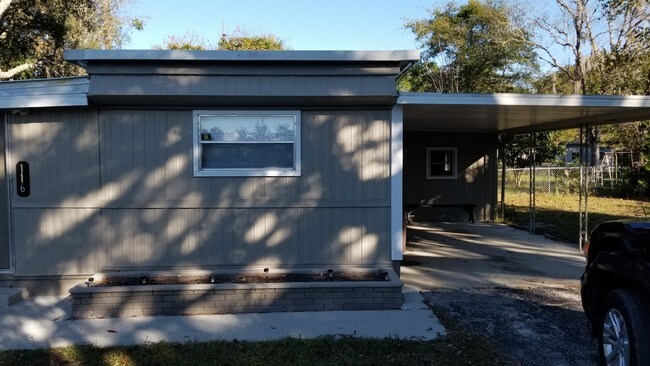 Building Photo - 116 Ash St