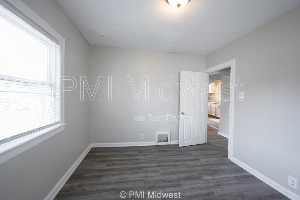 Building Photo - 1415 W Pruitt St