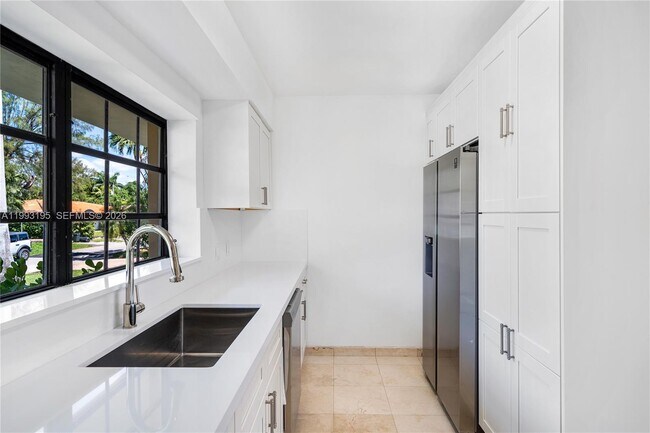 Building Photo - 7531 Beach View Dr