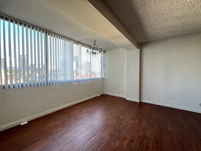 Building Photo - 969 Hilgard Ave