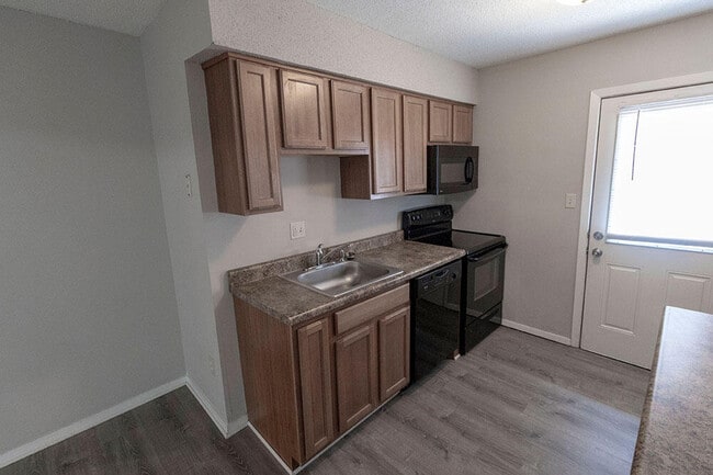 Building Photo - 215 Wheaton Ct