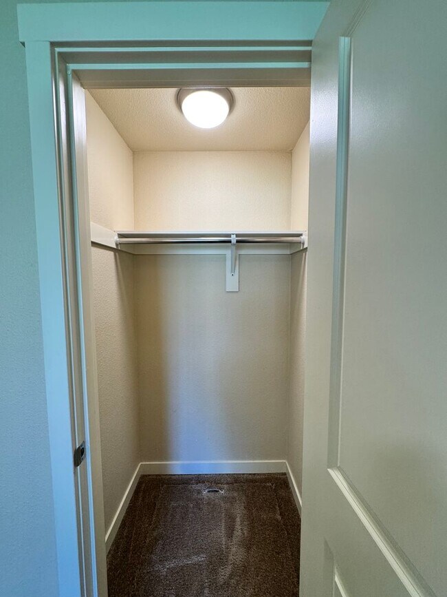 Building Photo - 17402-17404 8TH AVE CT E