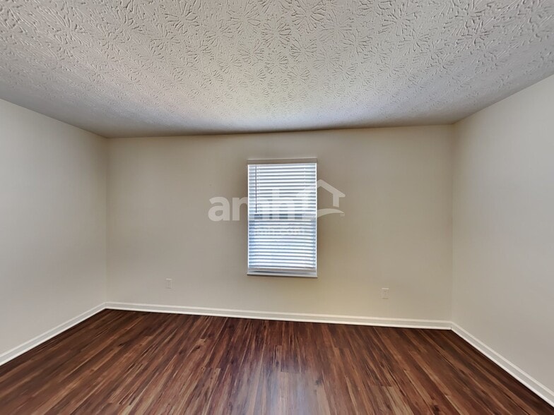 Building Photo - 8803 Greylag Loop