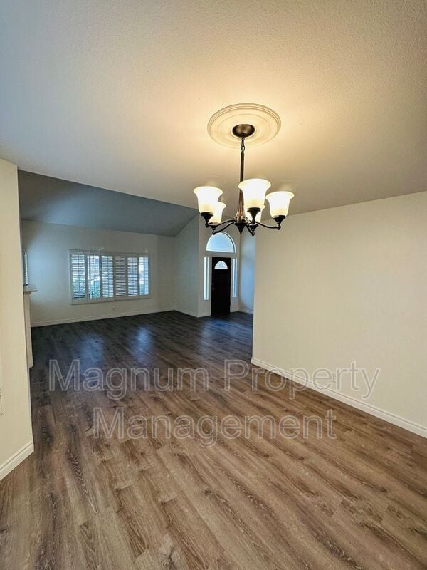 Building Photo - 43938 Northgate Ave