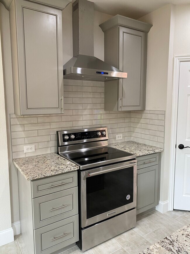 Building Photo - 306 Rivercove Dr