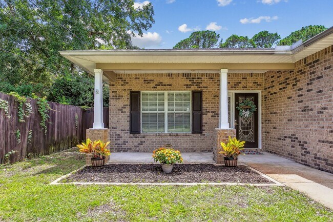 Building Photo - Four Bedroom with Outdoor Kitchen in Shalimar