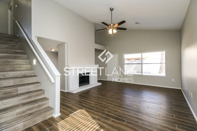 Building Photo - 371 S. Comanche Dr.