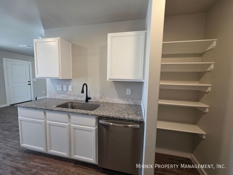 Building Photo - 7113 Black Butte
