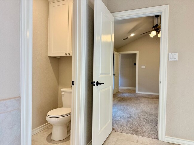 Building Photo - House For Rent