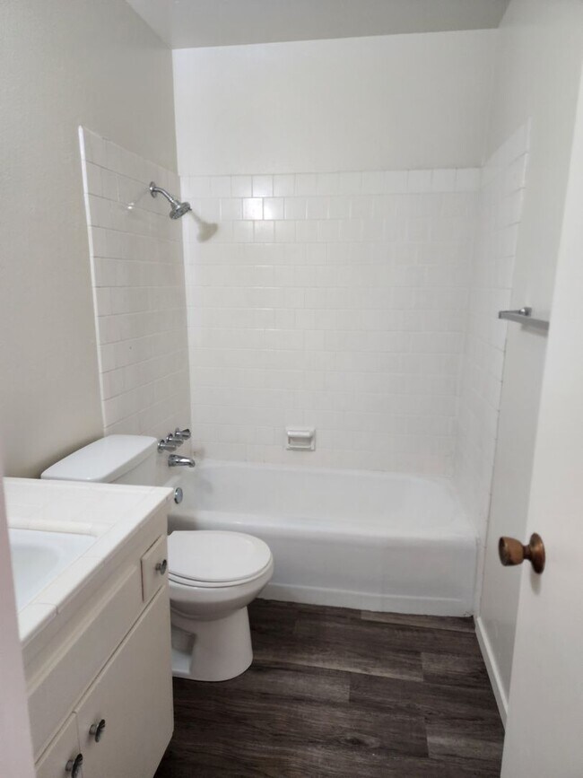 Building Photo - 116 Garnsey Ave. #A -Apartment