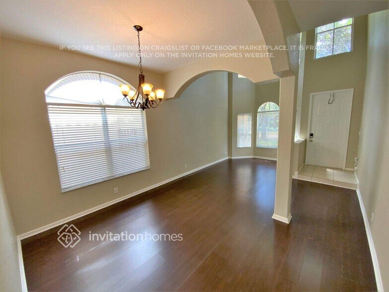 Building Photo - 1145 E Magnolia Cir