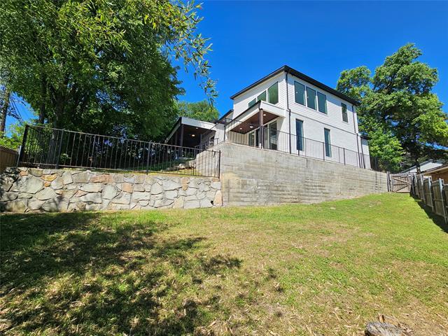 Building Photo - 2374 Southwood Dr