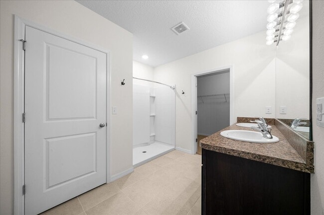 Building Photo - Move-In Ready! Beautiful 4-Bedroom Home with Modern Finishes & Room to Grow