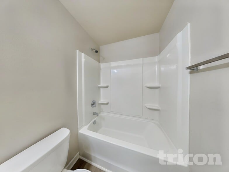 Building Photo - 1095 Lear Dr