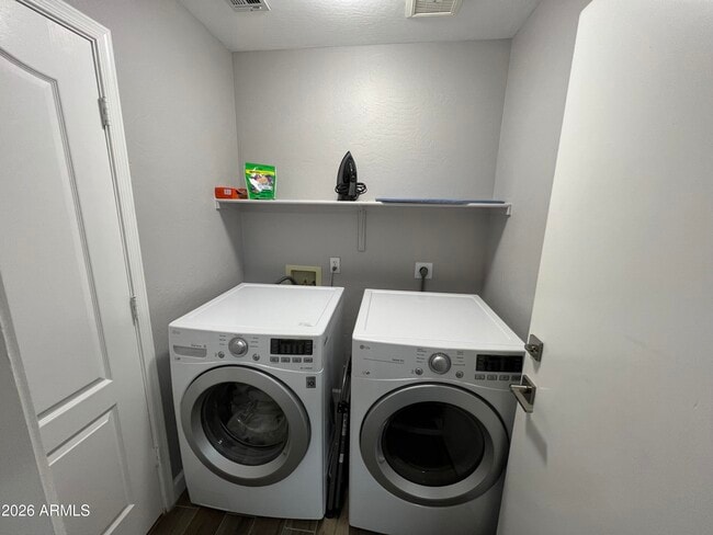 Building Photo - 4052 E Chaparosa Way