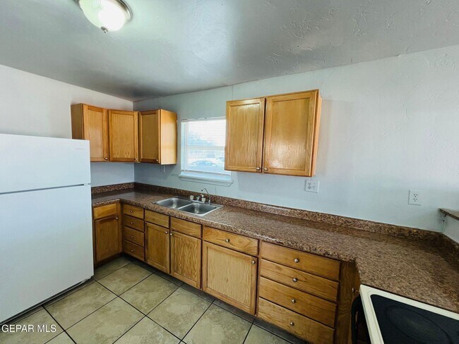 Building Photo - 14831 Allemands Ave