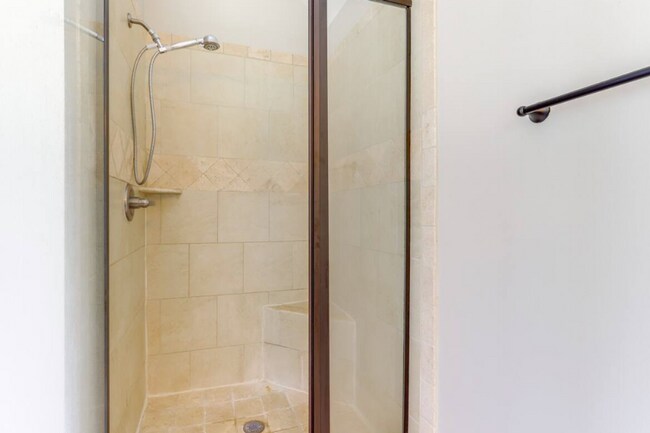 Building Photo - 135 Ravens Landing