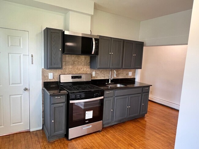 Building Photo - 58 Standish St