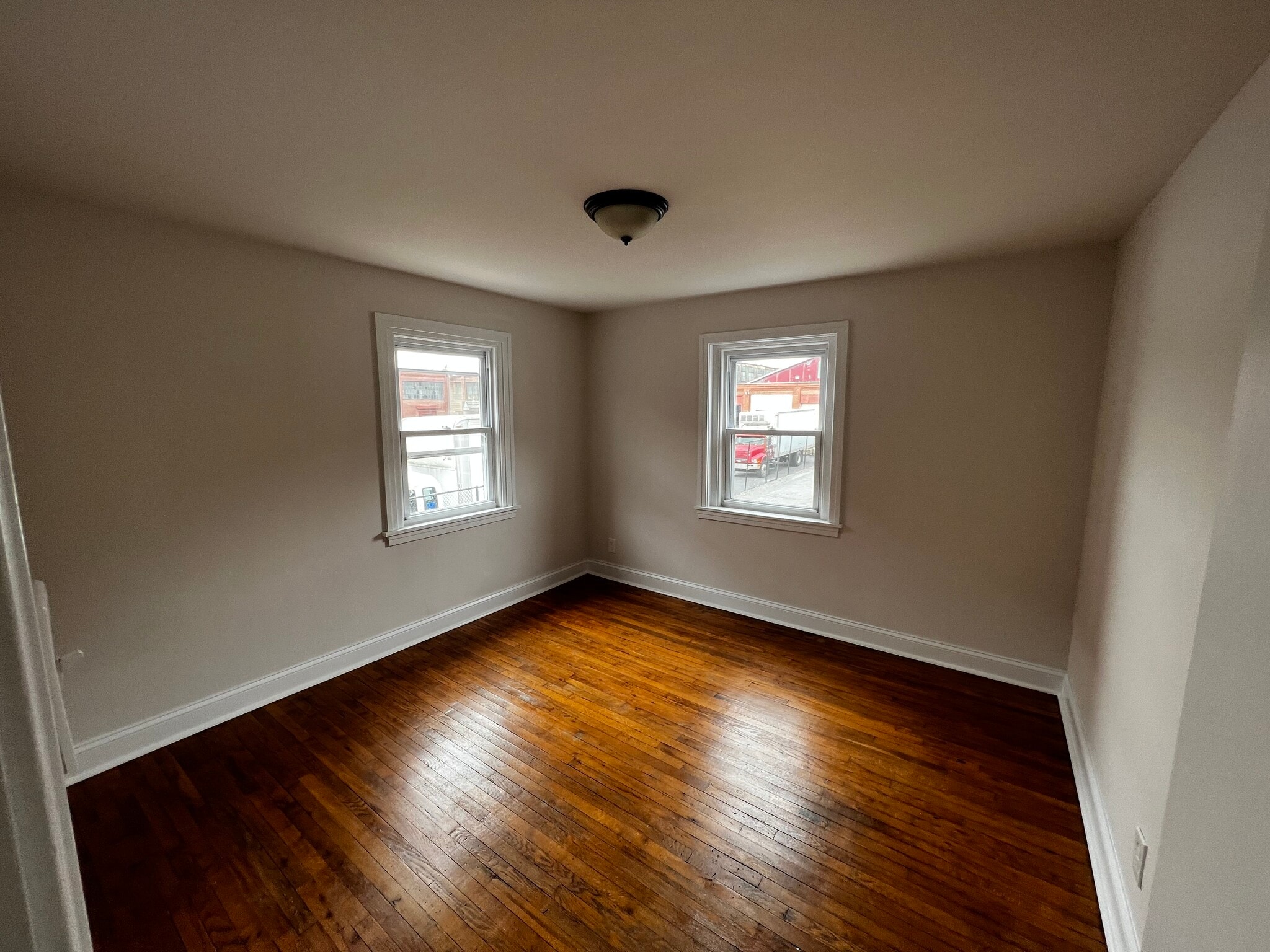 Building Photo - 566 E High St