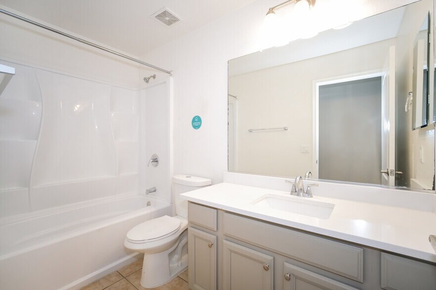 Building Photo - 806 S 122nd Ln