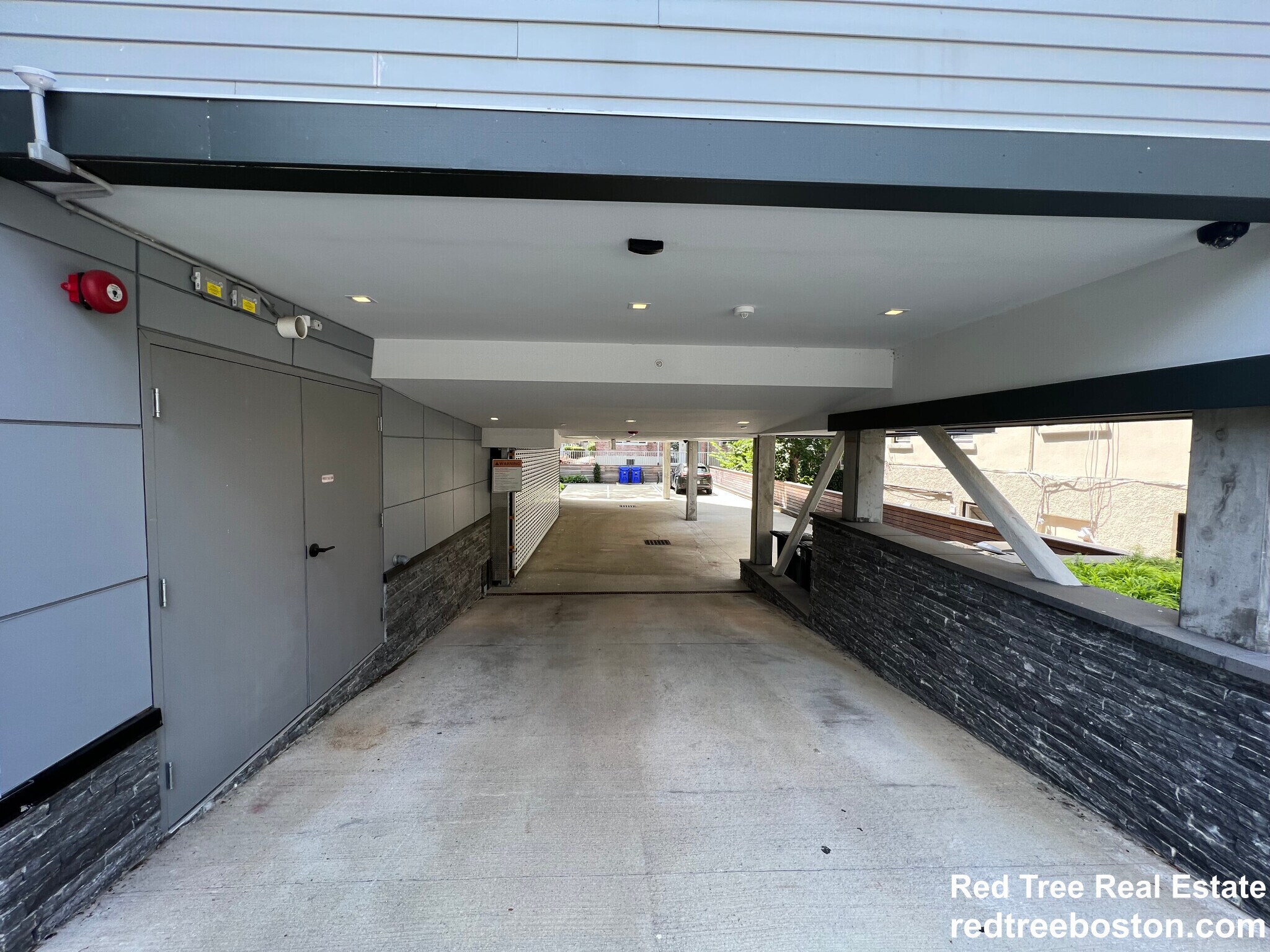 Building Photo - 20 Marion St