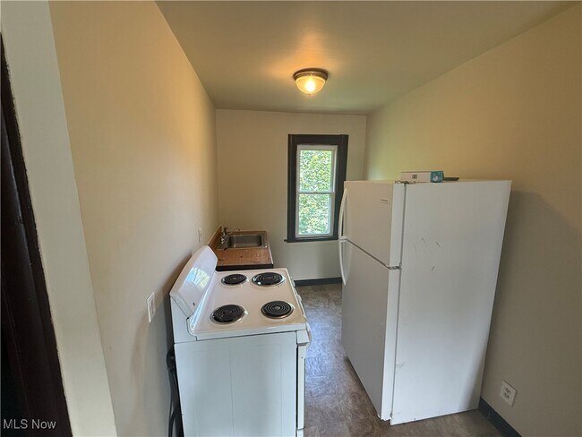 Building Photo - 1355 Addison Rd