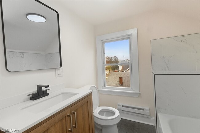 Building Photo - 12808 Beachwood Ave