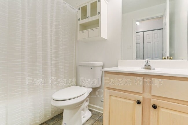 Building Photo - 77 Grassy Meadow Rd