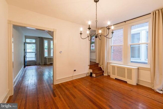 Building Photo - 503 Seville St