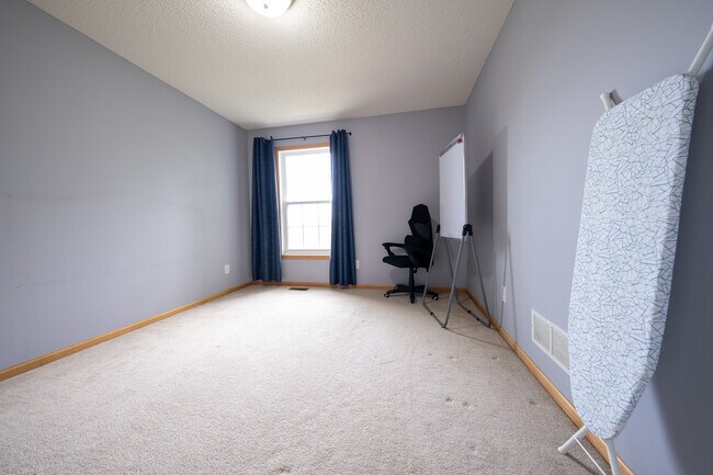 Building Photo - 710 Village Pkwy