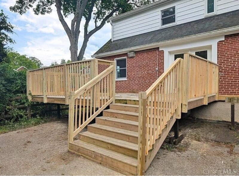 Building Photo - 7046 Beechmont Ave