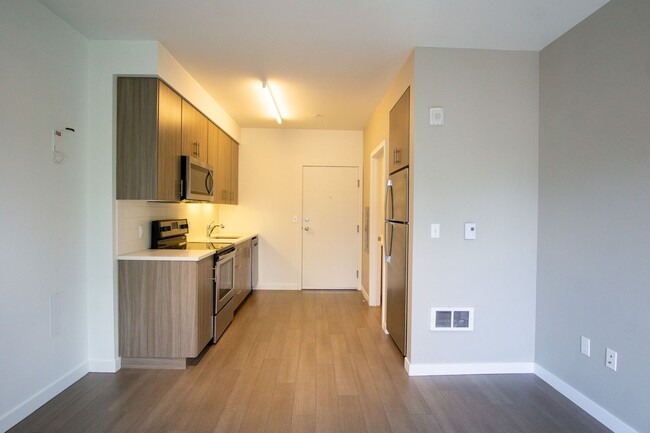 Building Photo - 2nd Floor Modern & Sleek 1Bdr w/Floor-to-C...