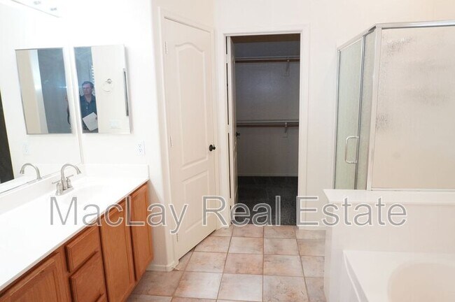 Building Photo - 1573 W Morelos St