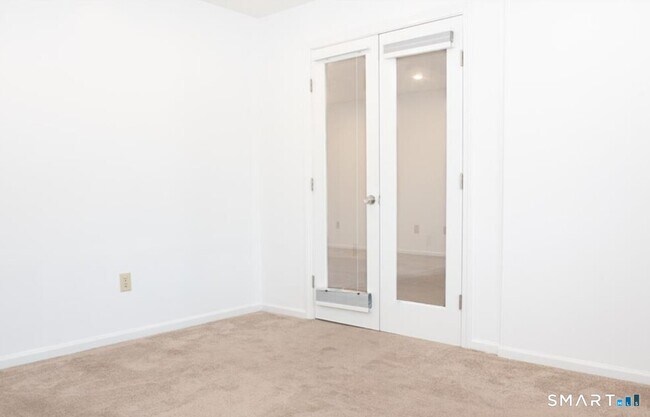 Building Photo - 211 Windgate Cir