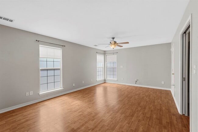 Building Photo - 20602 Hackberry Creek Park Rd