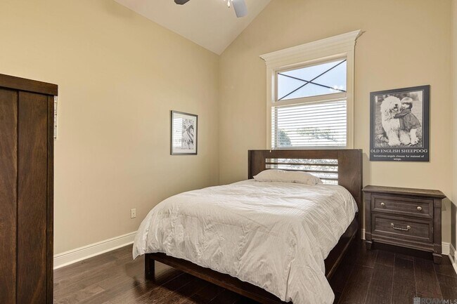 Building Photo - 100 Flora Springs Dr