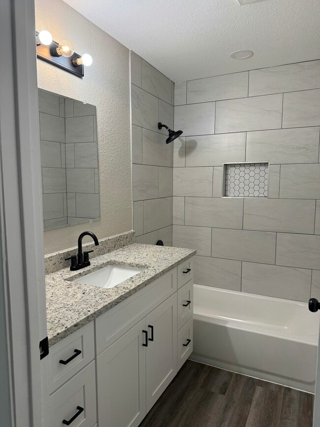 Building Photo - 7907 Stagecoach Ln