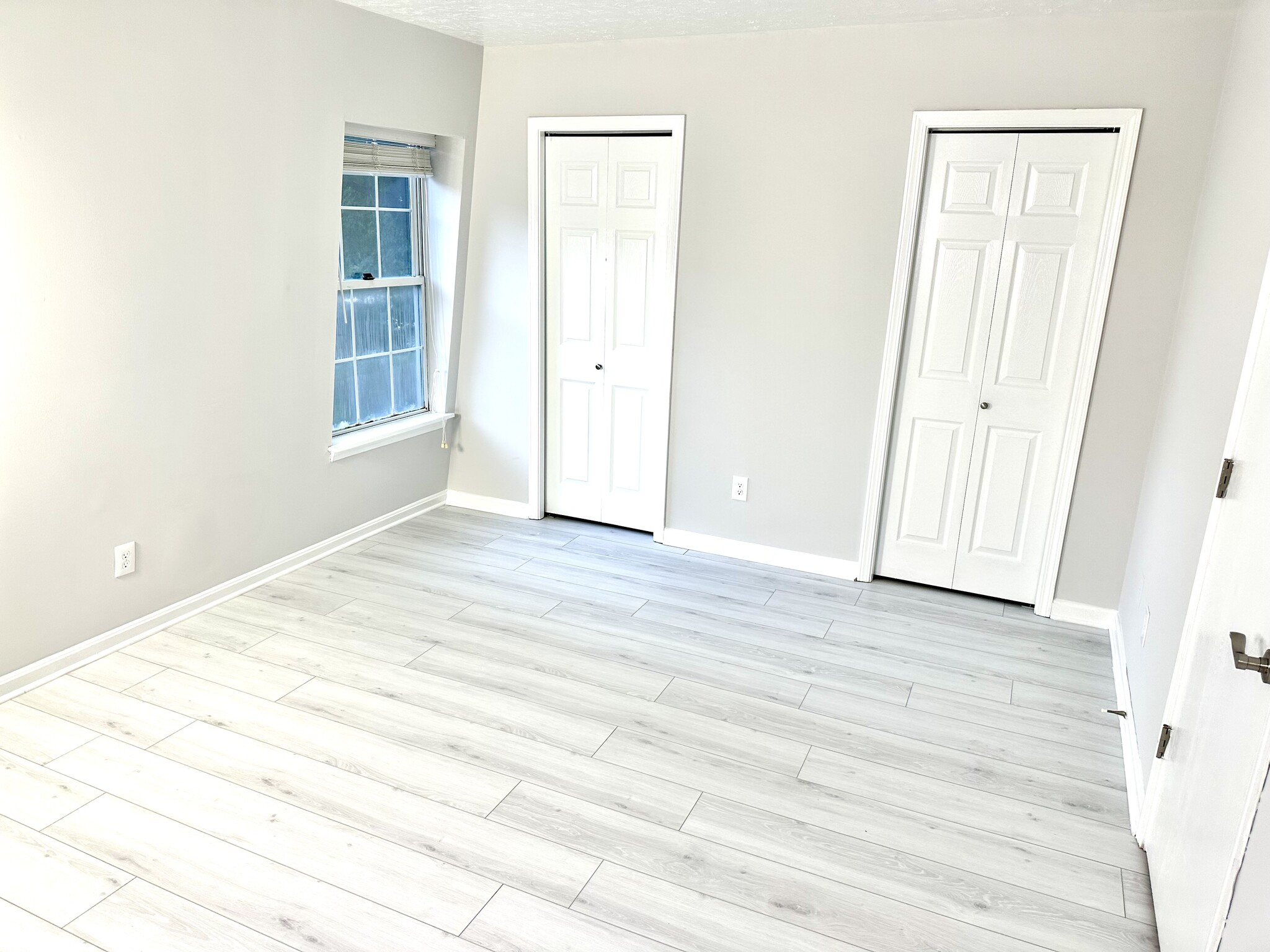 Building Photo - 124 S Sherrin Ave