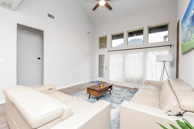 Building Photo - 6634 Albany Forest Ct