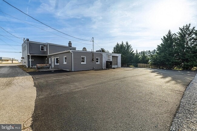 Building Photo - 1480 Seven Valleys Rd