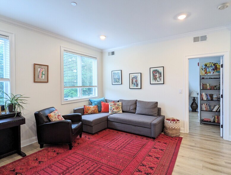 Living Room - 4281 Washington St