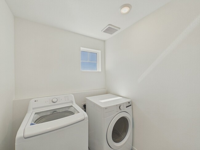 Building Photo - 24485 E Atlantic Dr