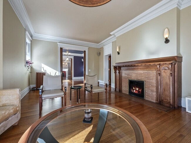 Building Photo - 1210 N Astor St