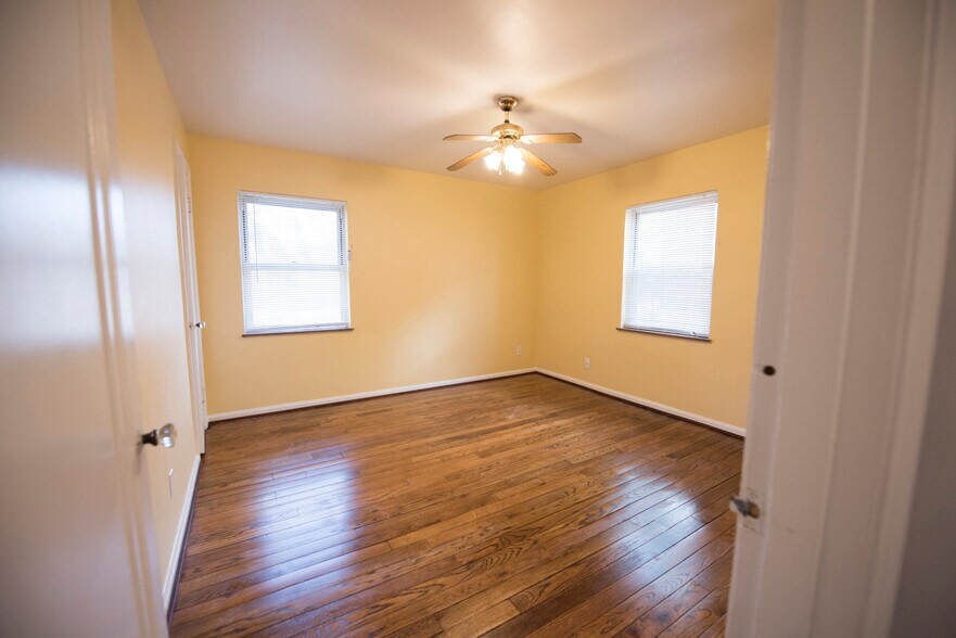 Building Photo - 2548 Losantiville Ave