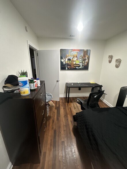 Building Photo - 757 California St