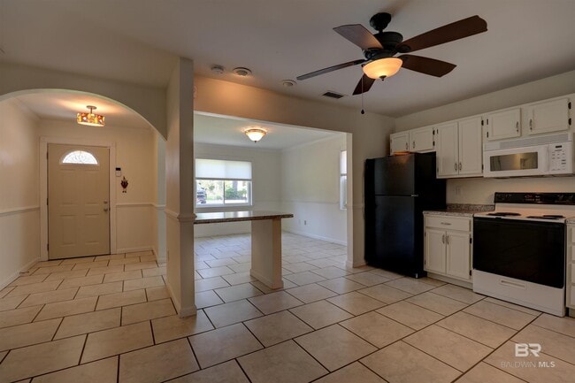 Building Photo - 301 Perdido Ave